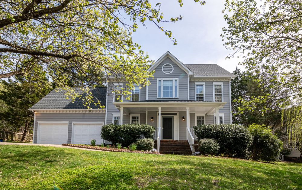 Maximize curb appeal to sell your home in Davidson with Nagy Properties. Attract buyers with landscaping and charm. Call 704-218-9963 for expert guidance.